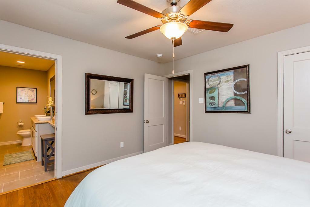 The Blue Door Bungalow - Luxury Home Downtown Houston Exterior foto